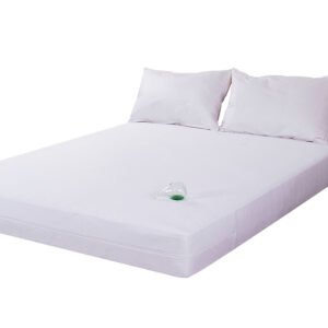 White 3D fitted waterproof mattress protector made of soft 100GSM polyester jersey knitted fabric and 0.02mm silent PU backing