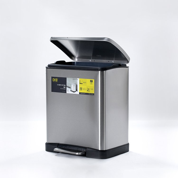 Touchless Sanitation: Custom Commercial Stainless Steel Step Bins Wholesale - Image 4