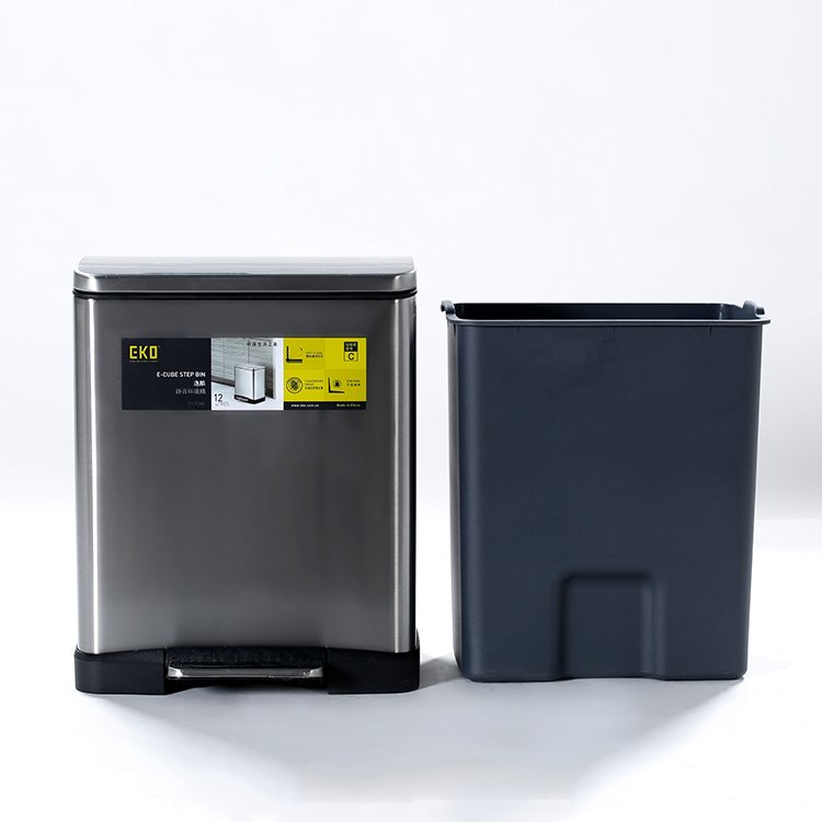 Touchless Sanitation: Custom Commercial Stainless Steel Step Bins Wholesale - Image 3