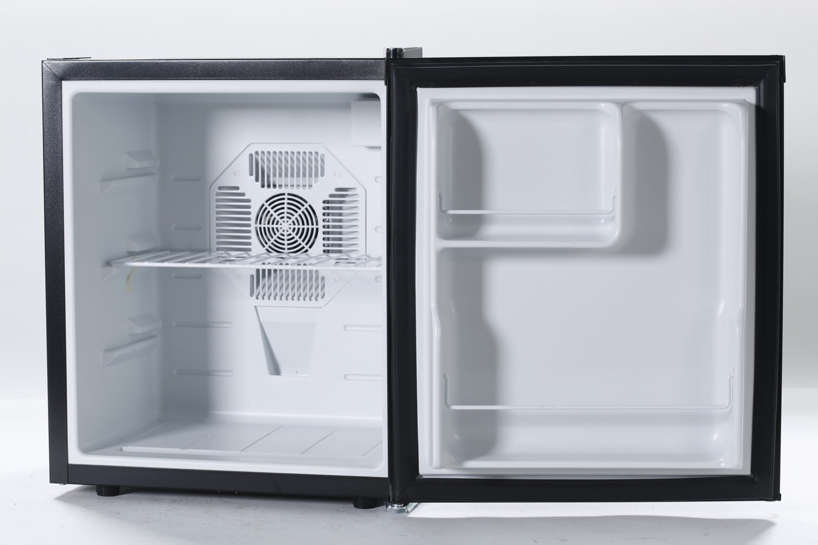 Premium Compact Refrigeration: Custom Silent Hotel Minibar Fridge Wholesale - Image 3