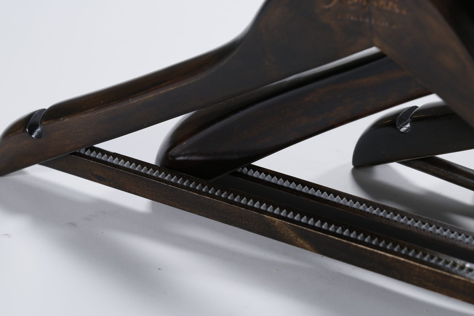 Premium Wardrobe Upgrades: Custom Hotel Hangers Wholesale Sourcing - Image 8