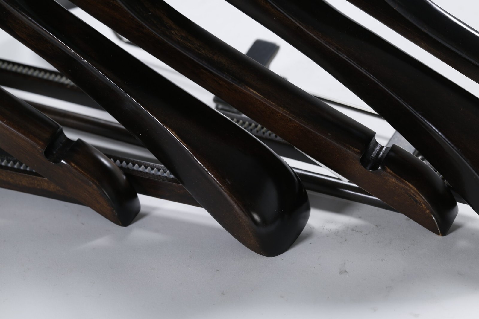 Premium Wardrobe Upgrades: Custom Hotel Hangers Wholesale Sourcing - Image 5