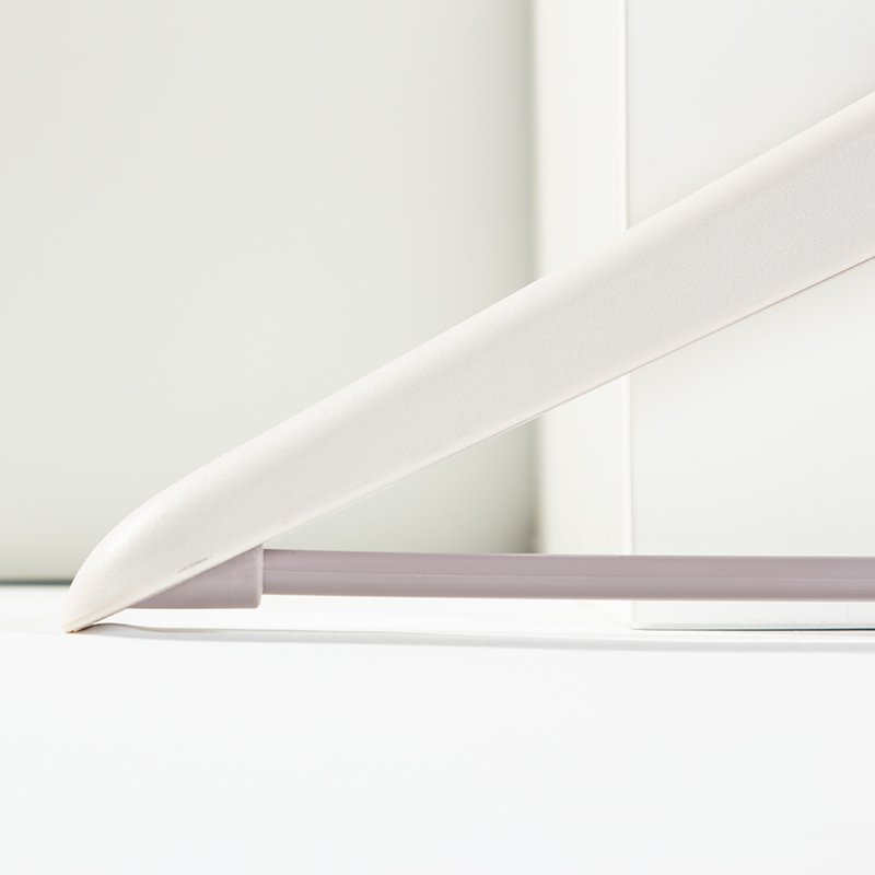 Galaxy Hospitality’s Premium Guestroom Clothes Hangers: Luxury Dark Brown Wooden Hangers for Executive Suites - Image 14