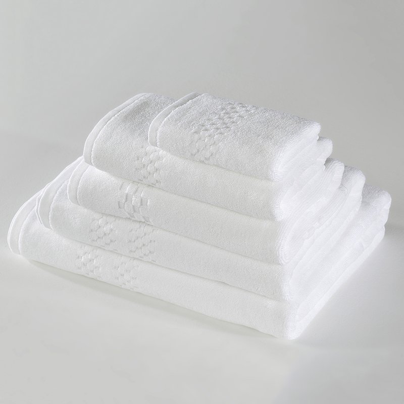 Timeless Accent: Custom Wholesale Checkerboard Dobby Border Hotel Towels - Image 8