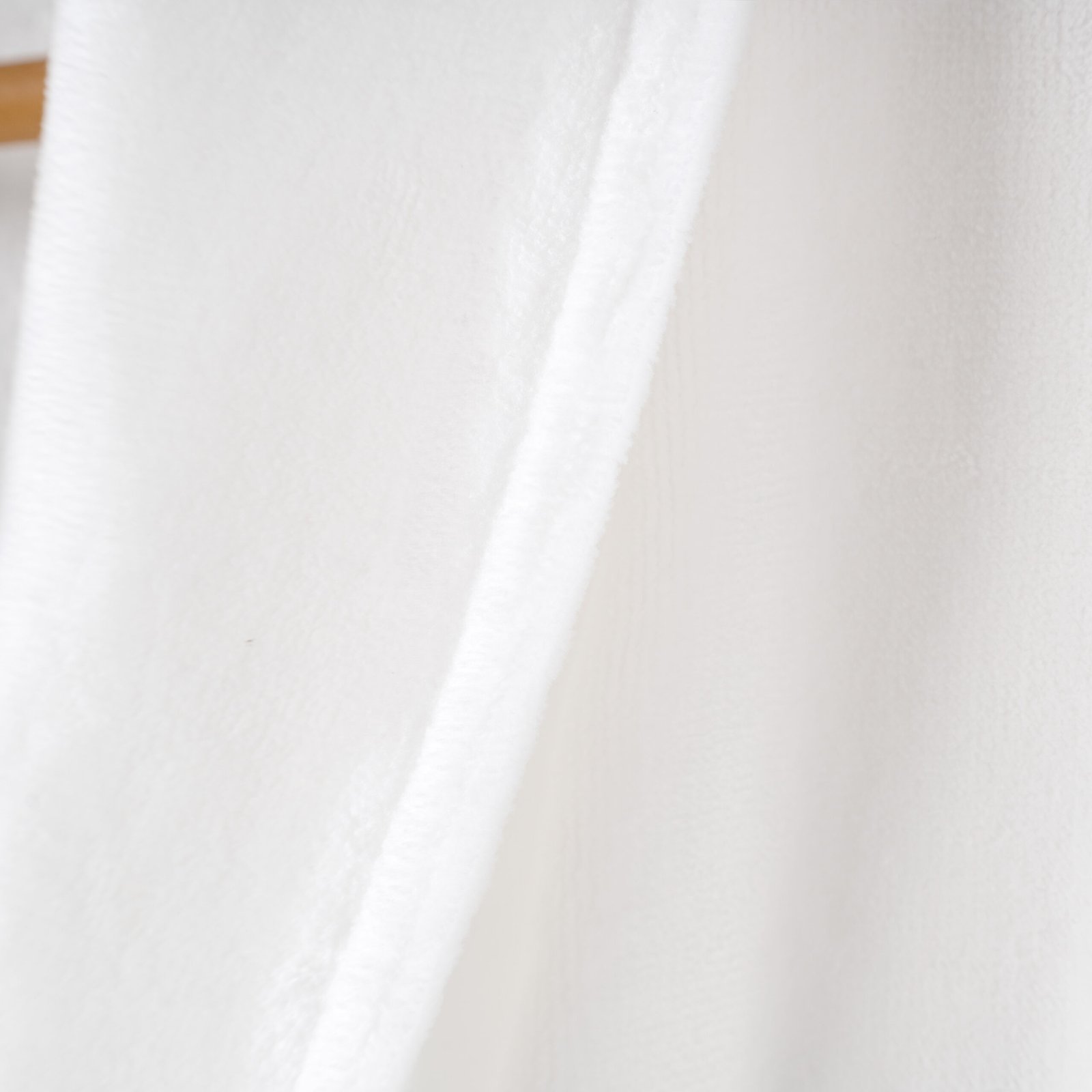 Executive Luxury: Custom Wholesale Luxury Hotel Bathrobe - Image 4