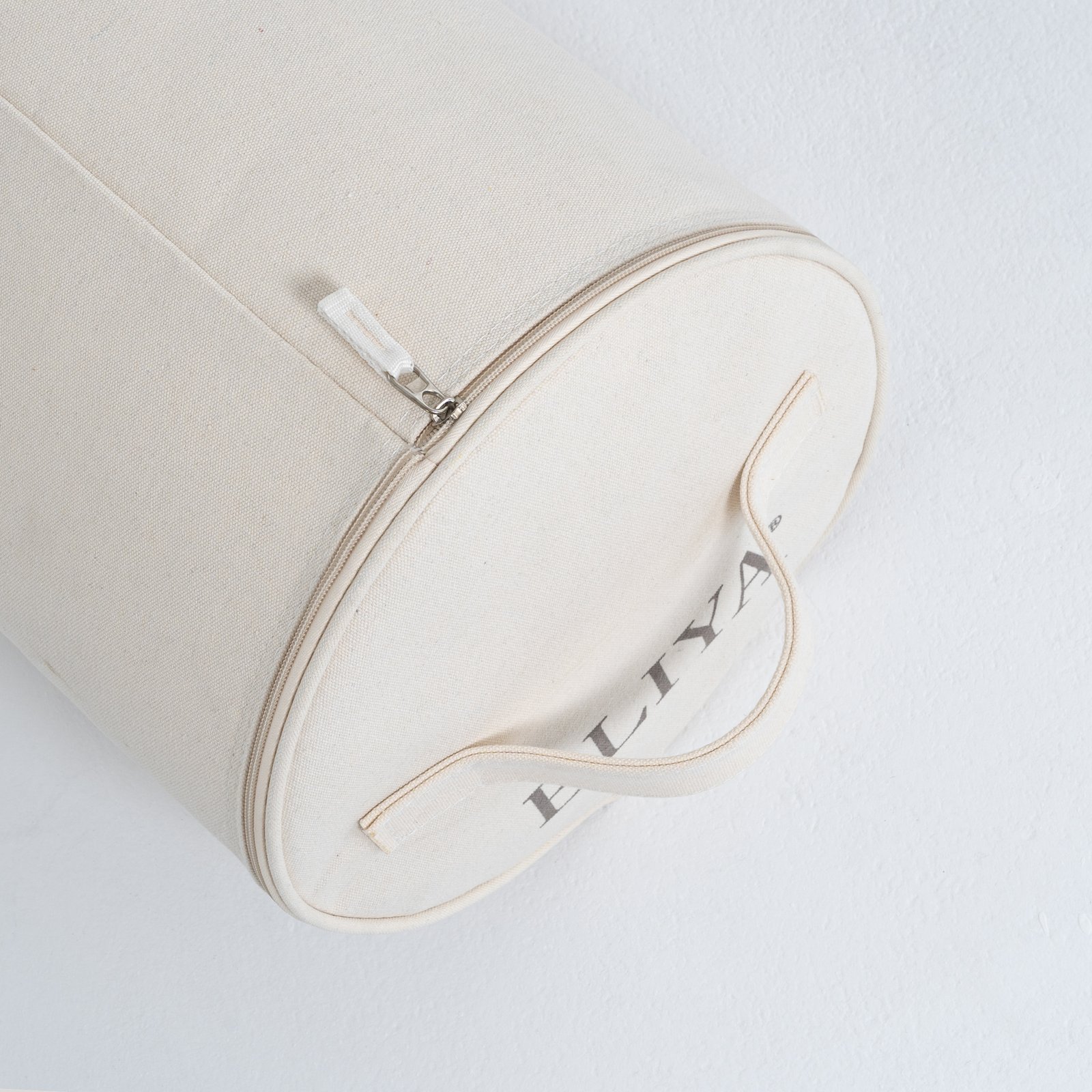Natural Luxury: Custom Wholesale Zipper Round Canvas Bag - Image 9