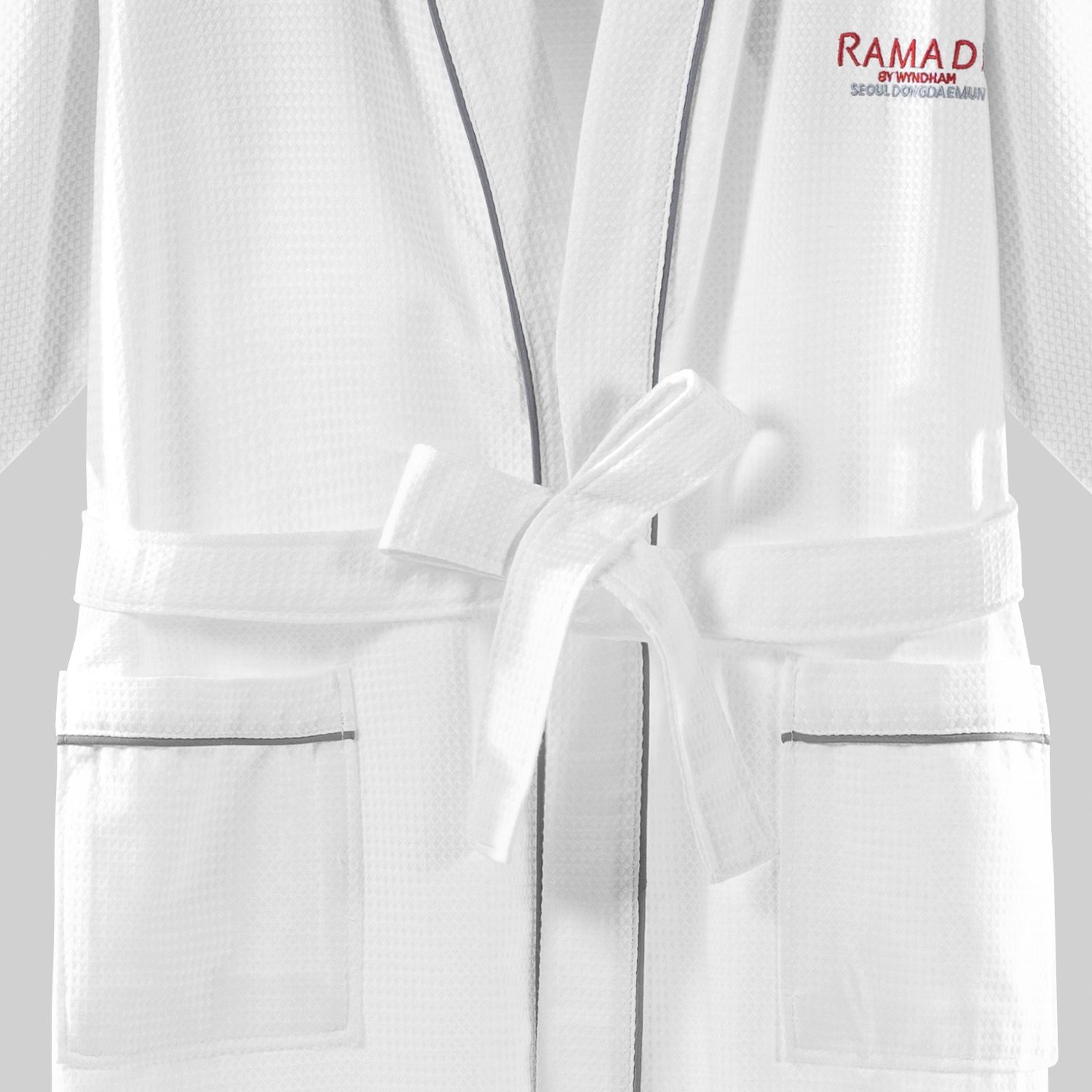 Breathable Sophistication: Custom Wholesale Waffle Weave Hotel Bathrobe - Image 3
