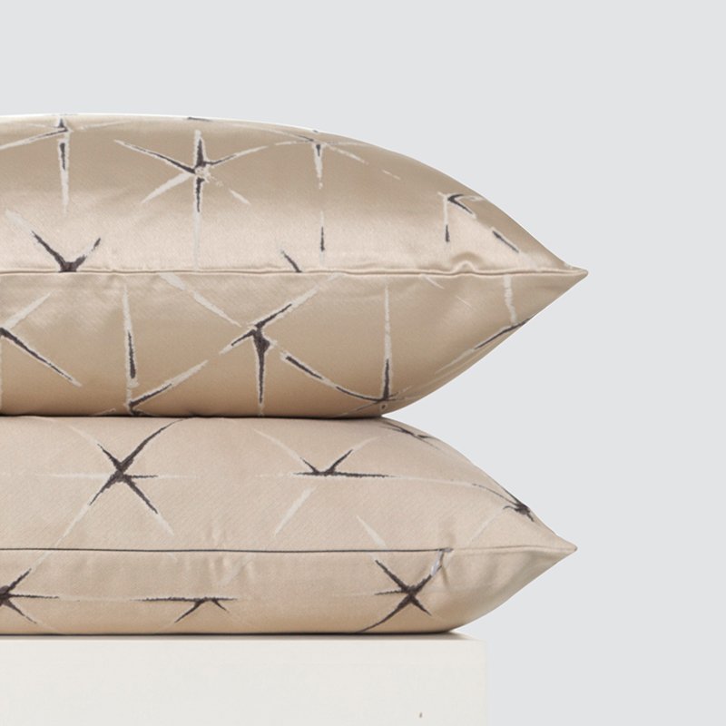 Stellar Luxury: Custom Wholesale Champagne Gold Throw Pillow Covers - Image 6