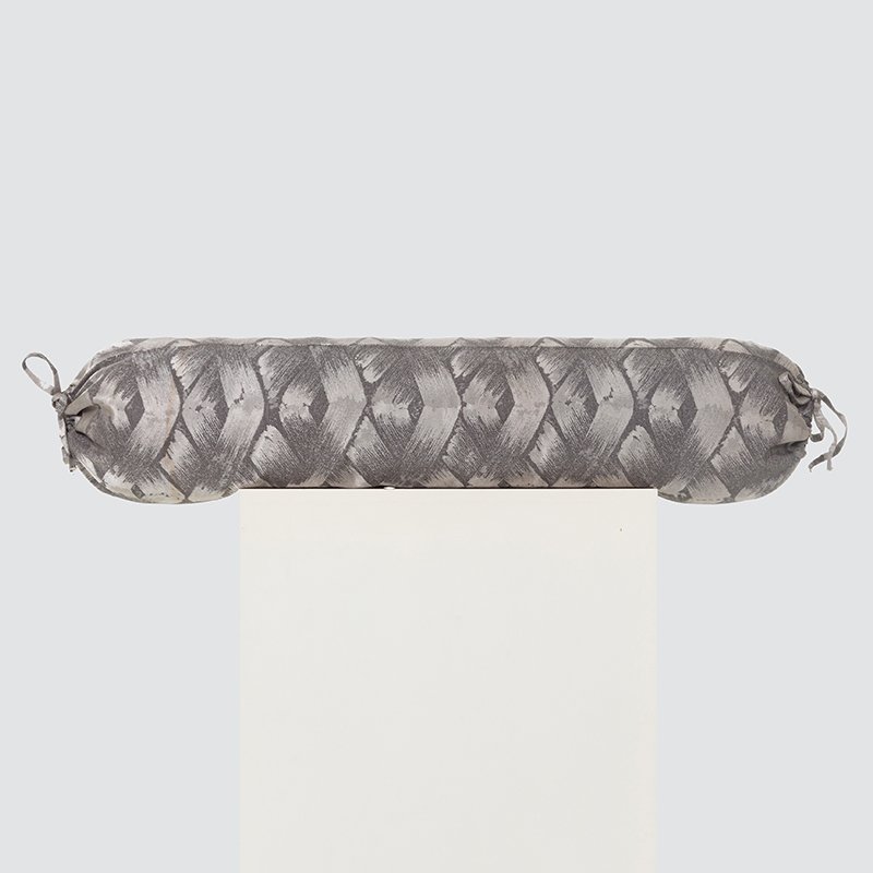 Artistic Sophistication: Custom Wholesale Hotel Accent Pillow Set - Image 3